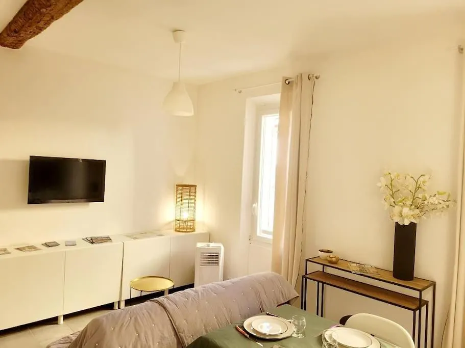 Apartment A Deux Pas Du Port De La Ciotat Appart 4 Pers.