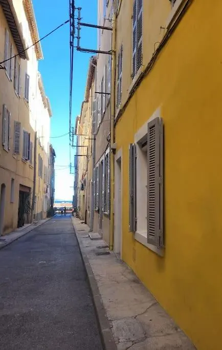 Apartment A Deux Pas Du Port De La Ciotat Appart 4 Pers.