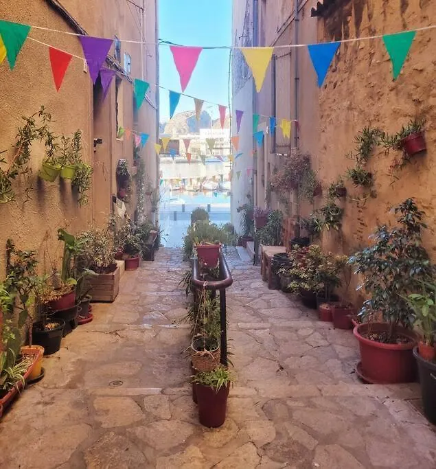 A Deux Pas Du Port De La Ciotat Appart 4 Pers.
